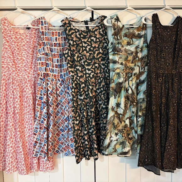 Lot of 5 Retrolicious Dresses Size L - Picture 1 of 4
